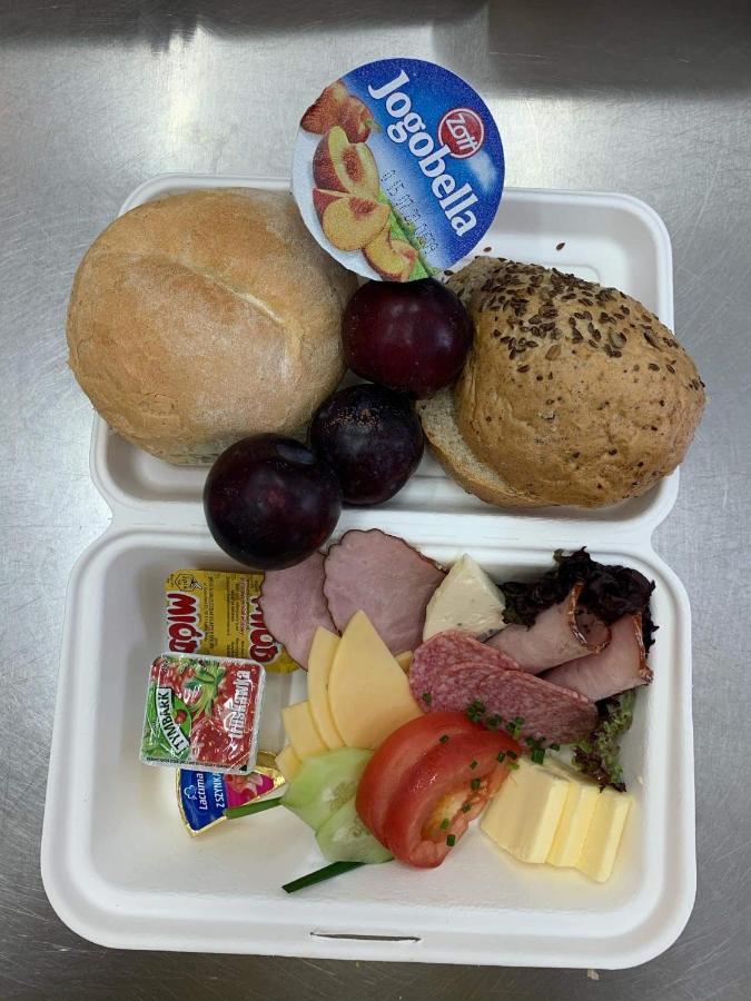 尤斯托尼莫斯基Trymas Wczasy Pokoje Ozonowane住宿加早餐旅馆 外观 照片