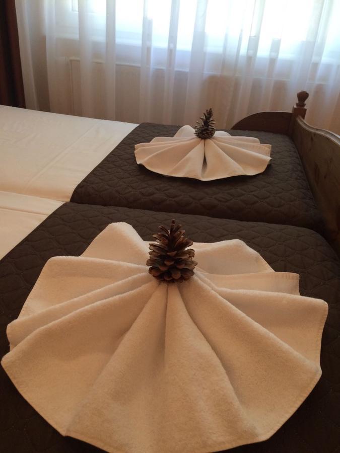 尤斯托尼莫斯基Trymas Wczasy Pokoje Ozonowane住宿加早餐旅馆 外观 照片